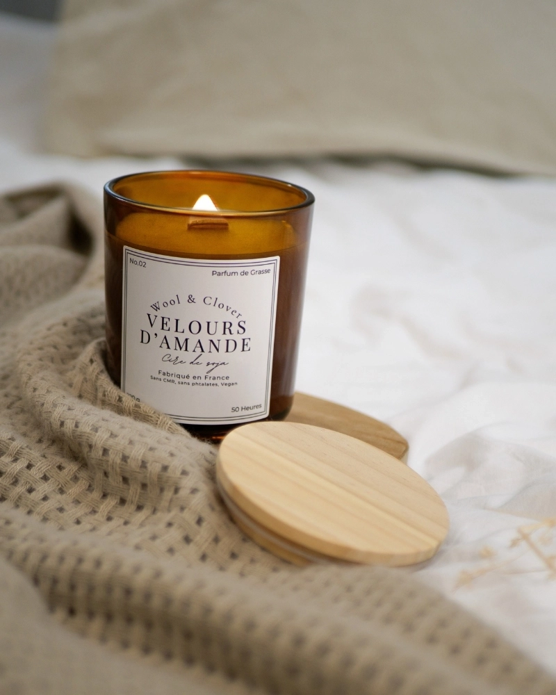Vela Terciopelo de Almendra - Fragancia Gourmand y Láctea | Wool & Clover