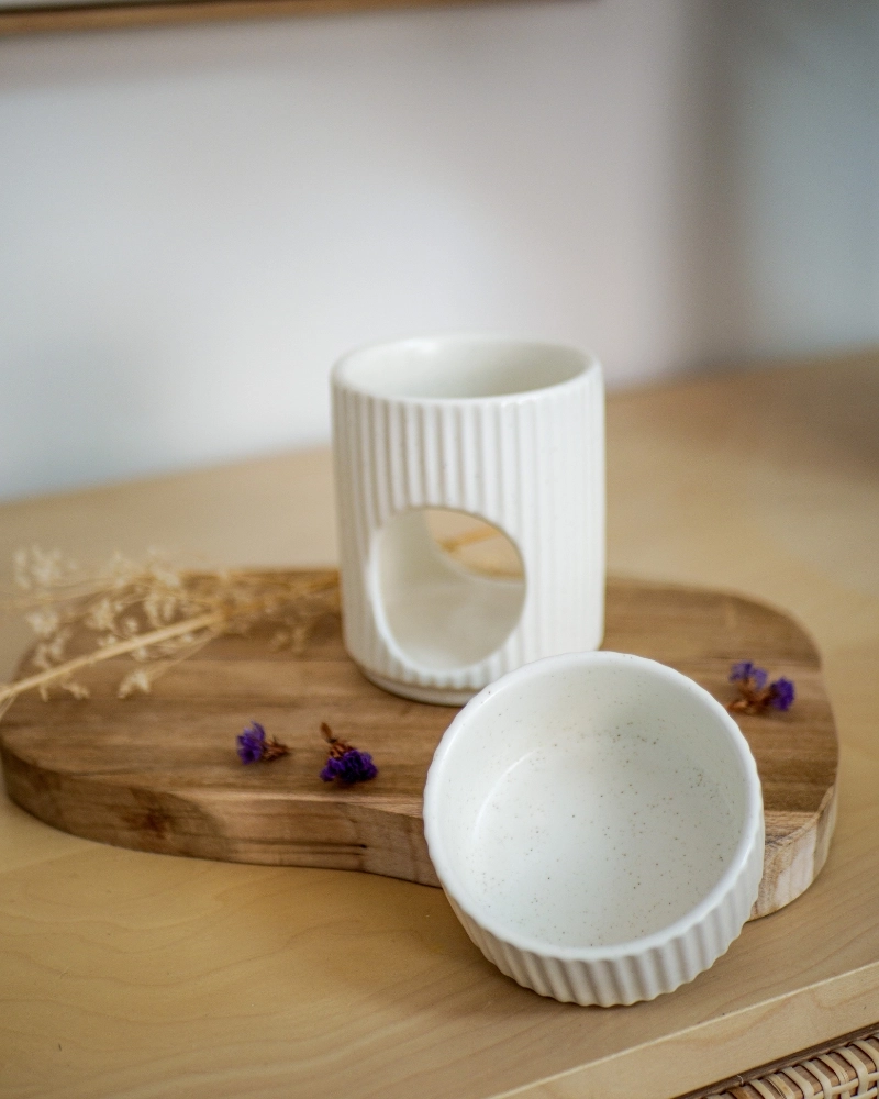Ceramic Wax Warmer - Fluted White Design | Wool & Clover