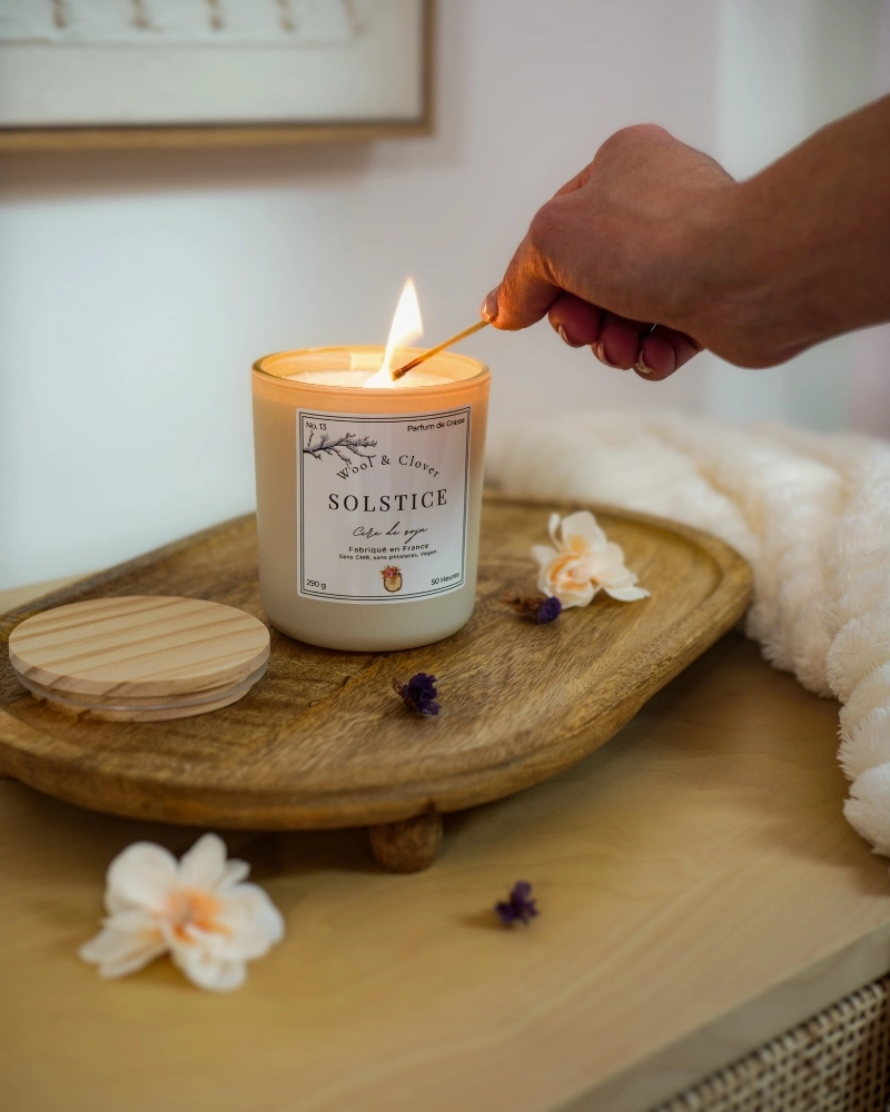Vela Solsticio - Sándalo y Canela | Wool & Clover