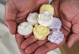 Au-delà de la bougie : L'avènement des Fleurs Parfumées